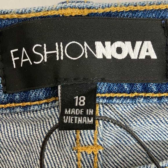 NWT FASHION NOVA Women’s Plus Size 18 Distressed High Rise Jeans Medium Wash - Picture 6 of 16